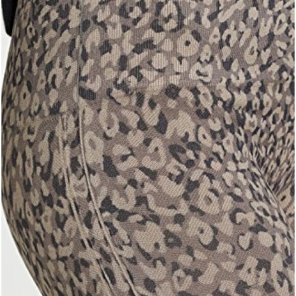 Spanx Look At Me Now Seamless Leggings in Mini Leopard Womens Size Large - Picture 7 of 7